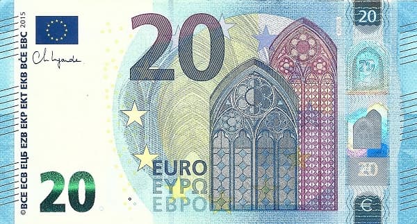 Окно готического стиля, карта Европы и архитектурные элементы.